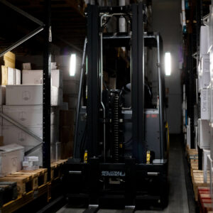 Beneito Faure - Wech - portables LED-Licht bei der Arbeit mit dem Stapler